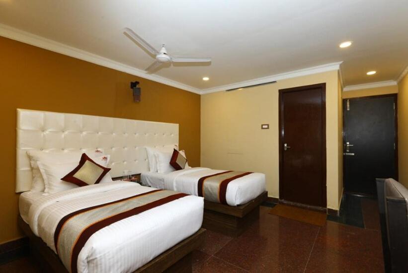 Hotel Titanium Tower Chennai Zewnętrze zdjęcie